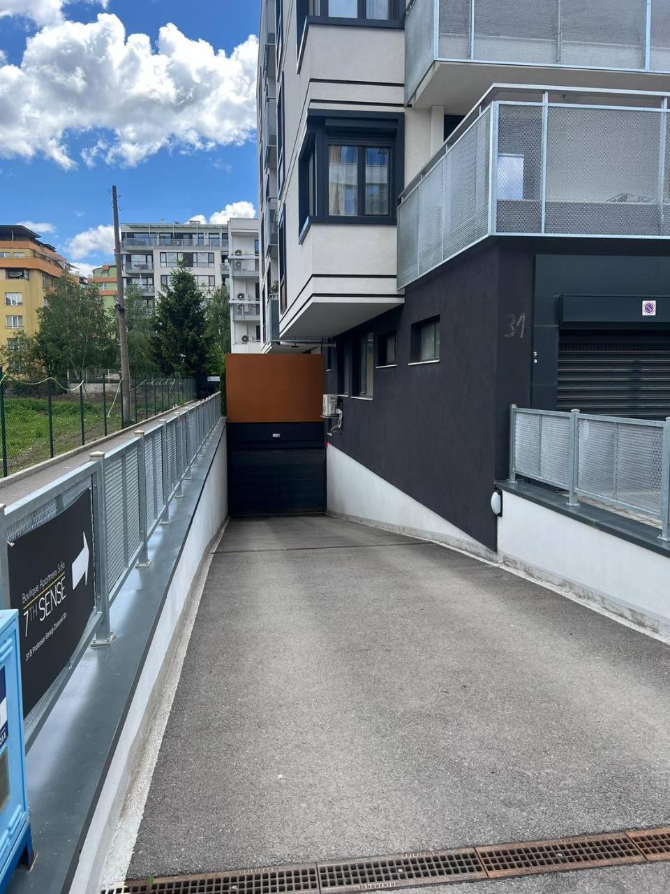 7Th Sense Boutique Apartments Sofia Exteriör bild