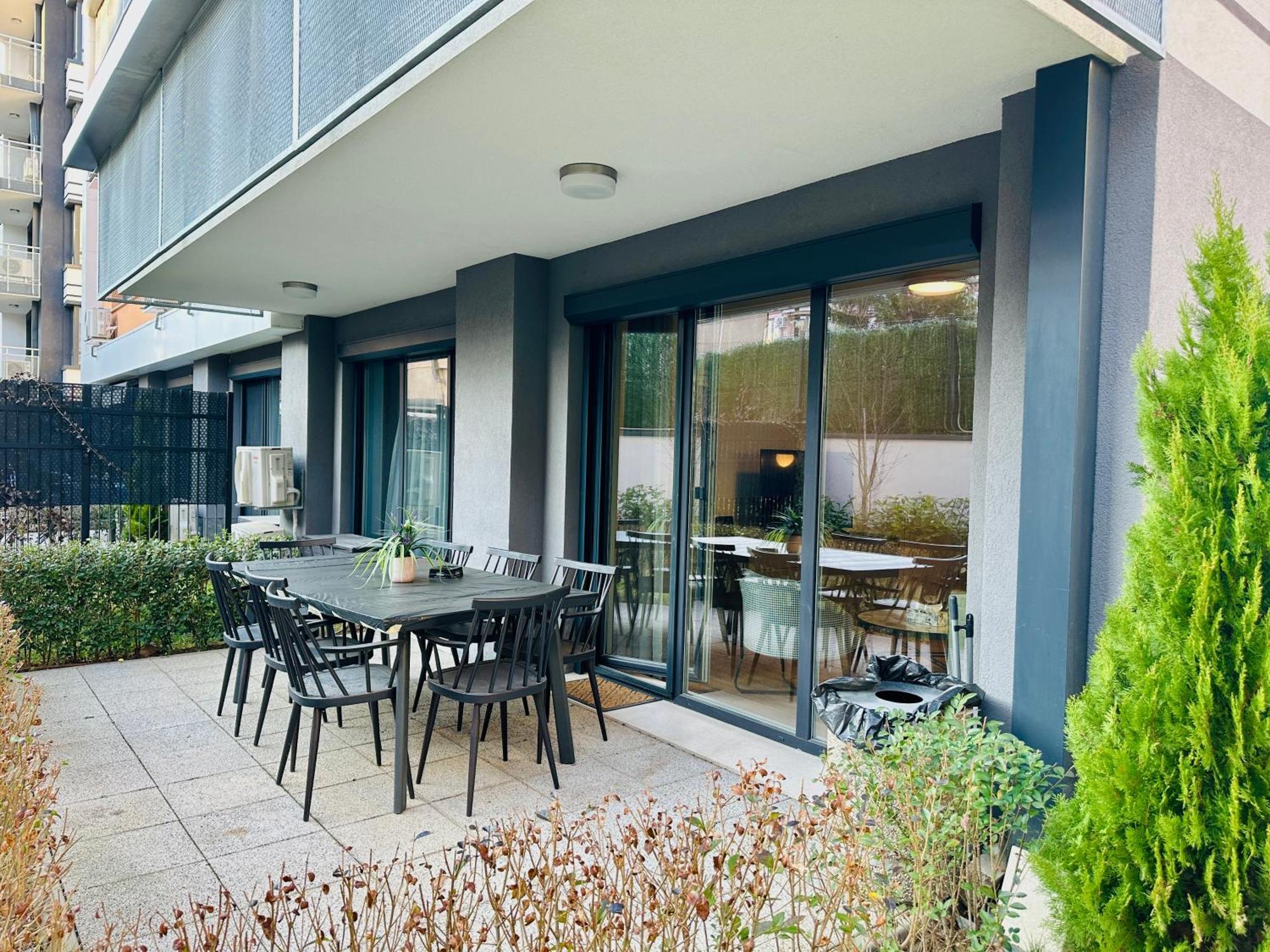 7Th Sense Boutique Apartments Sofia Exteriör bild