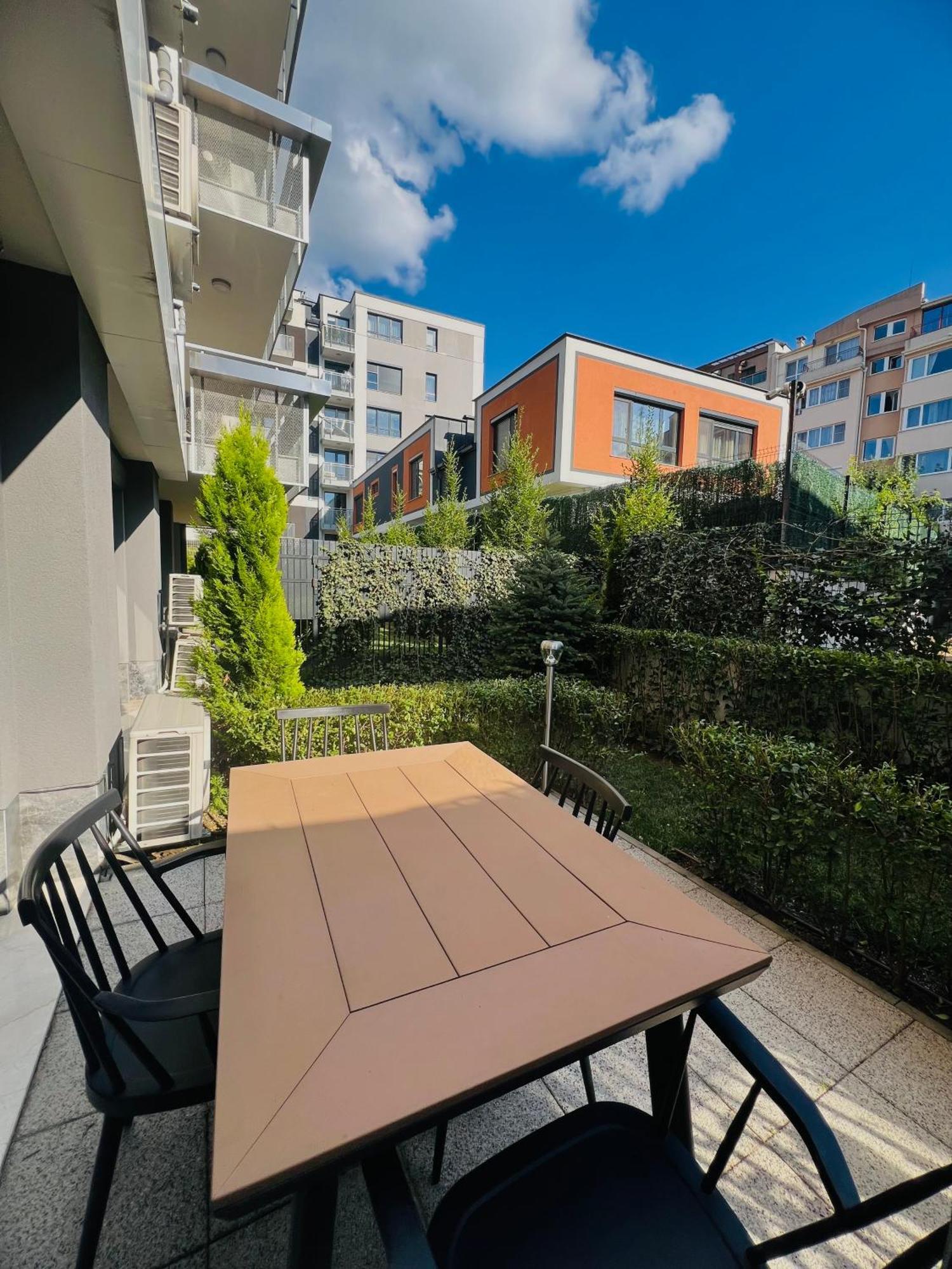 7Th Sense Boutique Apartments Sofia Exteriör bild