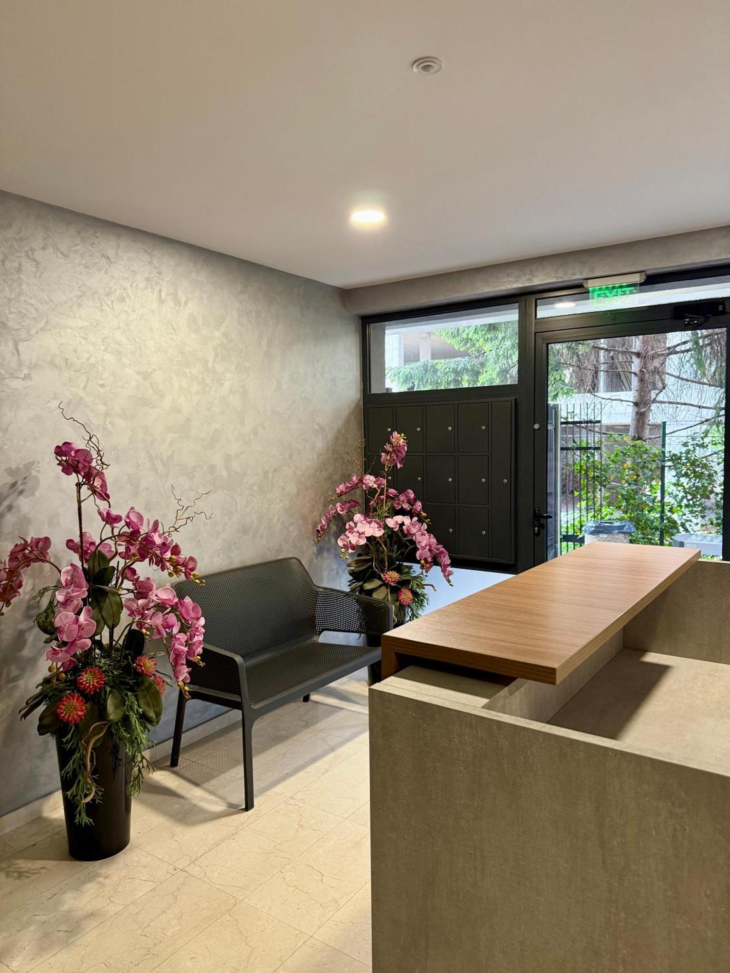 7Th Sense Boutique Apartments Sofia Exteriör bild